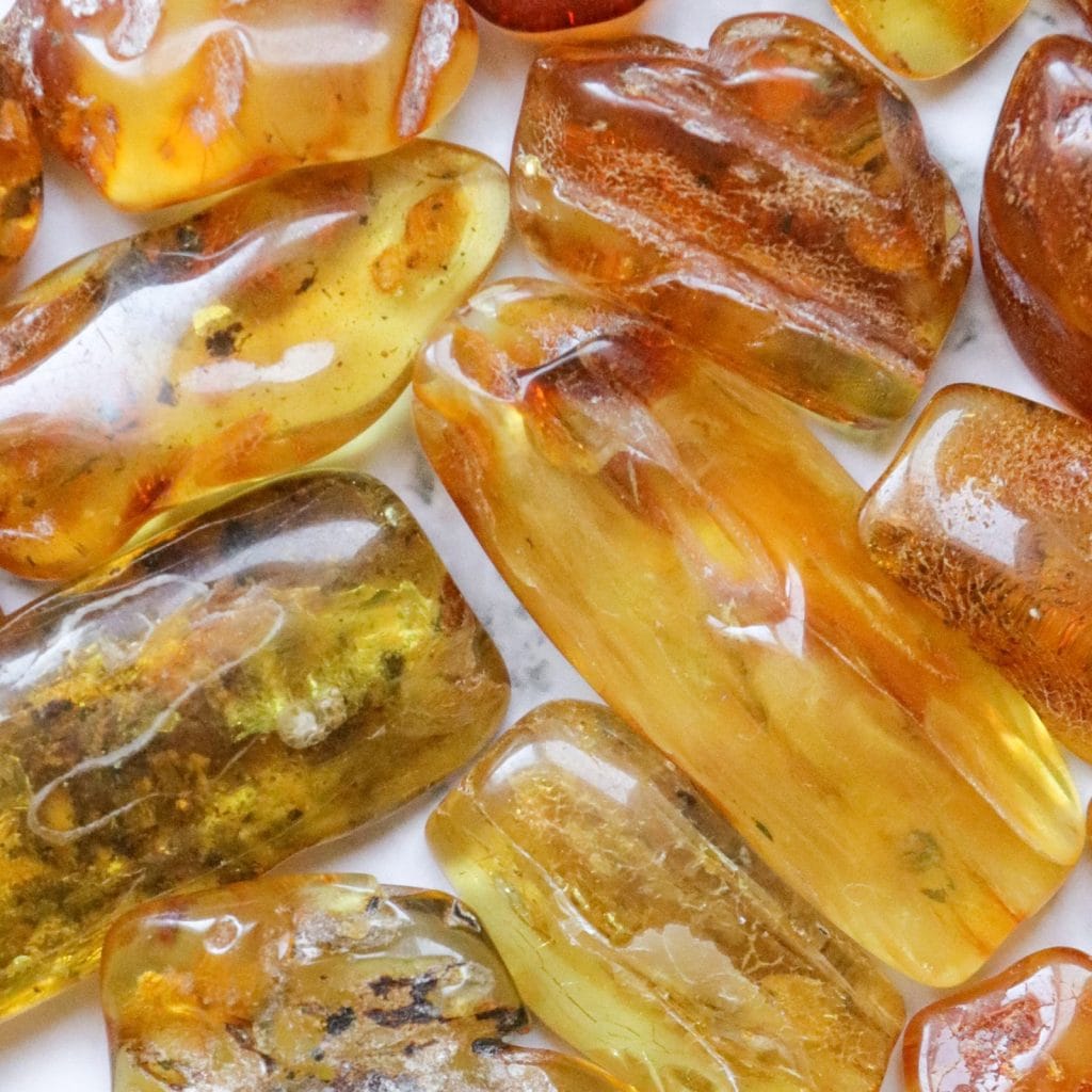 Edelstenen en Mineralen A 79 Amber - Crystal Cave