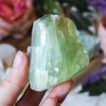 Ruwe groene calciet - Crystal Cave