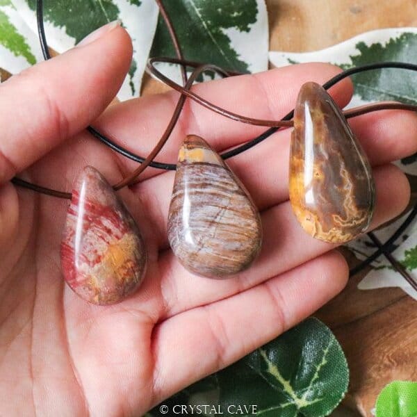 Versteend hout druppel ketting - Crystal Cave