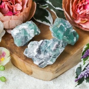 Ruwe regenboog fluoriet brok - Crystal Cave
