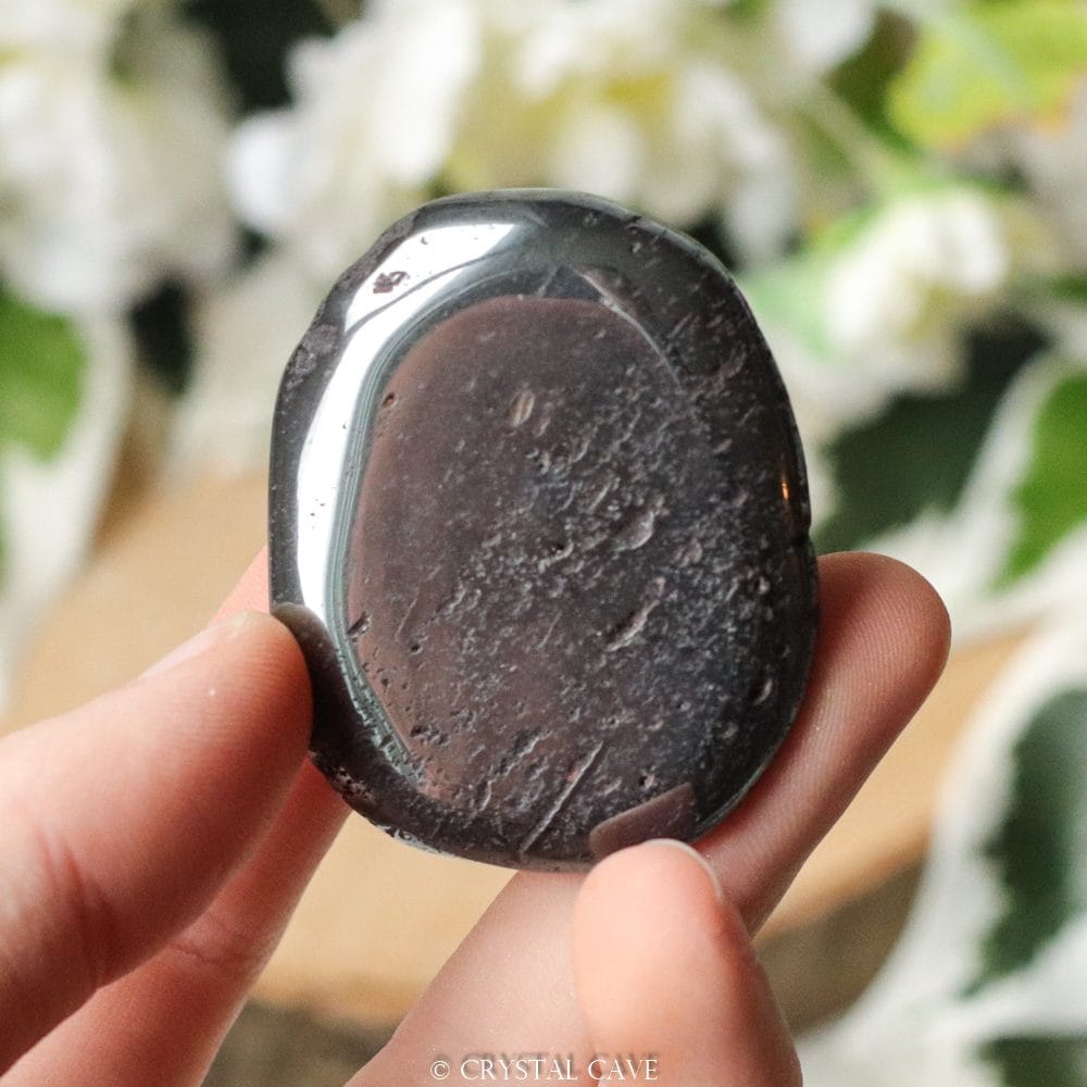 Edelstenen en Mineralen M 16 Magnetiet cabochon - Crystal Cave