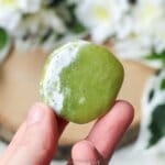 Lizardiet cabochon - Crystal Cave