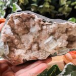 Groene apofyliet witte heulandiet cluster - Crystal Cave