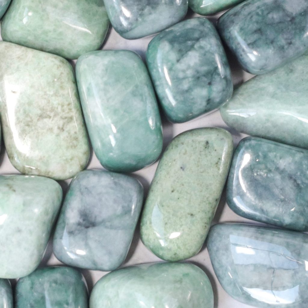 Edelstenen en Mineralen J 3 Jadeiet kopen - Crystal Cave