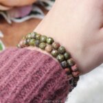 Unakiet 6mm facet armband - Crystal Cave