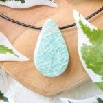 Amazoniet ema egg hanger - Crystal Cave