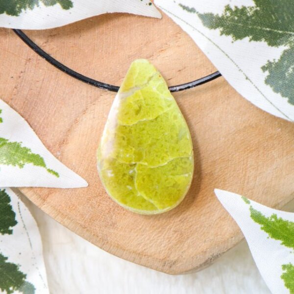 Groene opaal ema egg hanger - Crystal Cave