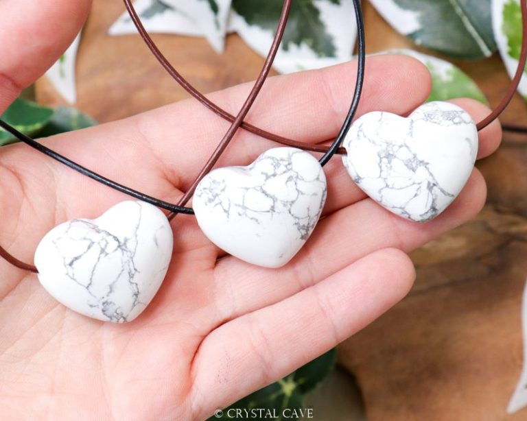 Howliet ketting hart - Crystal Cave